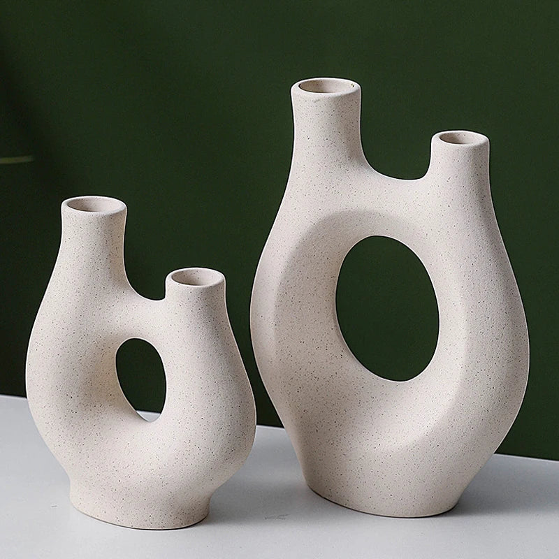 Minimalist White Ceramic Vase – Sculptural Home Decor